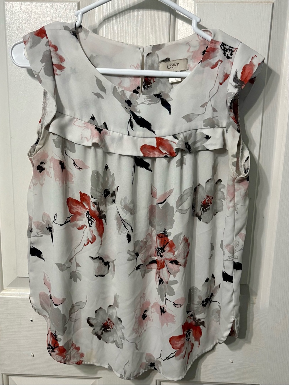 LOFT White Floral Sleeveless Camisole with Pink & Coral Blooms